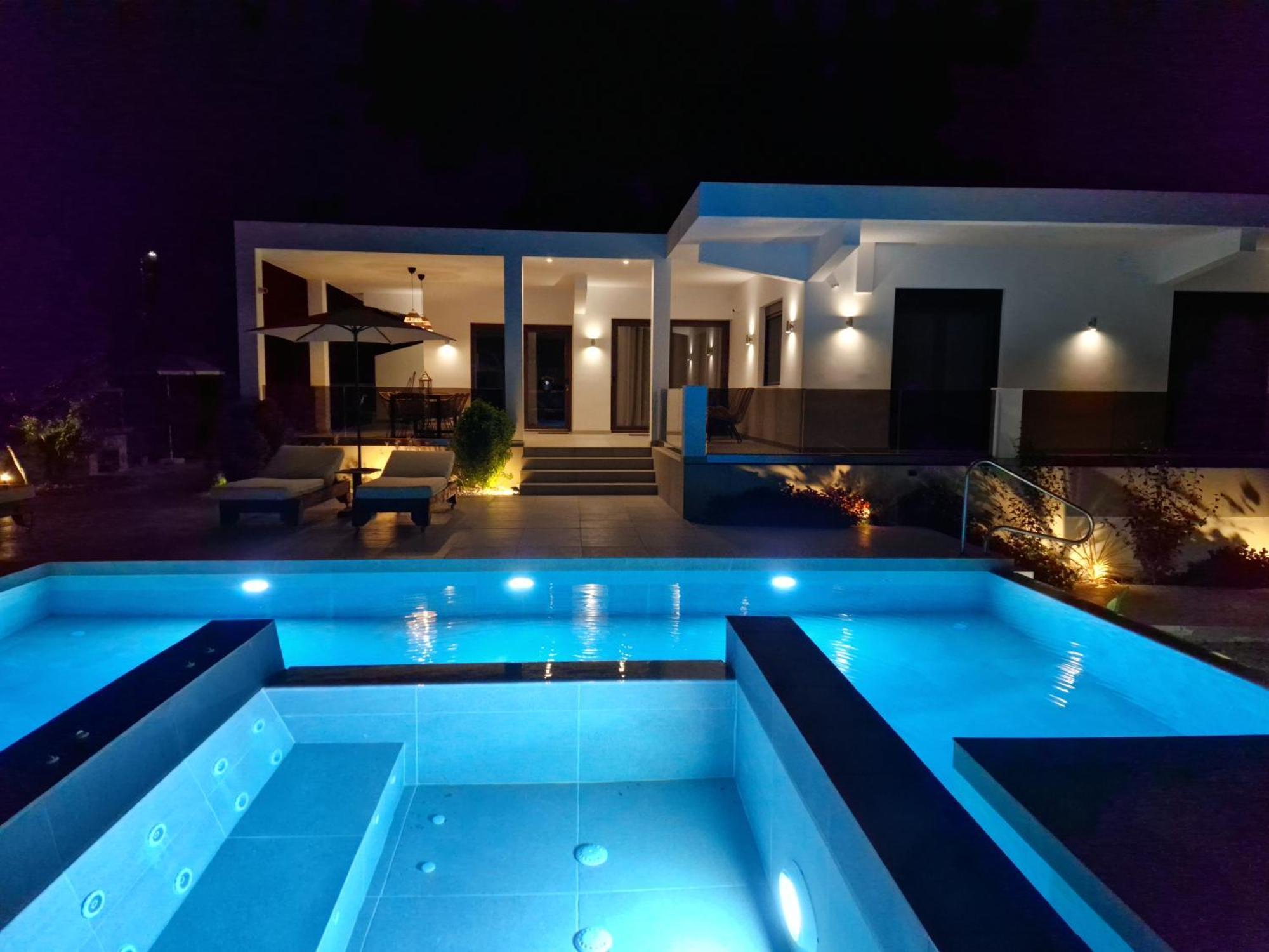 Luxury Villa Anemone With Private Pool Pastida Eksteriør billede
